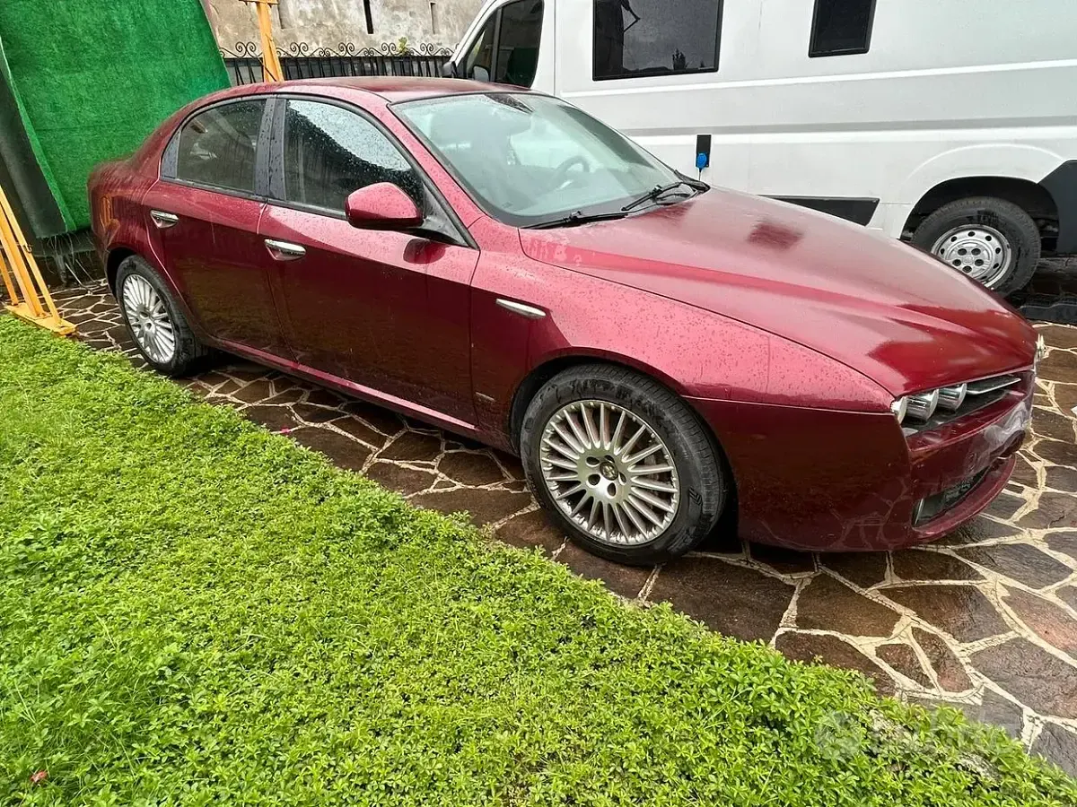 Usata Alfa Romeo 159 200 CV (147 kW) 2006 Rosso Berlina