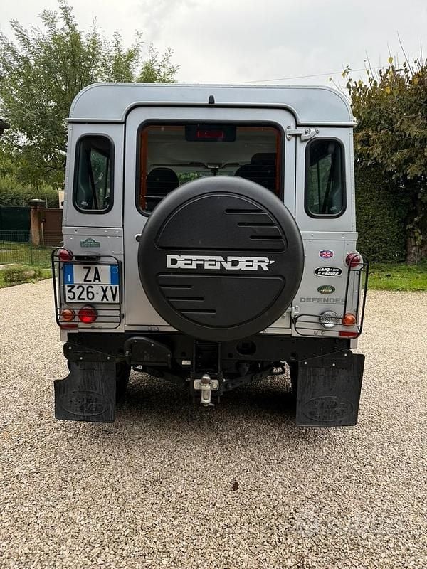 Gebraucht Land Rover Defender 122 PS (89 kW) 2008 Grau Kombi