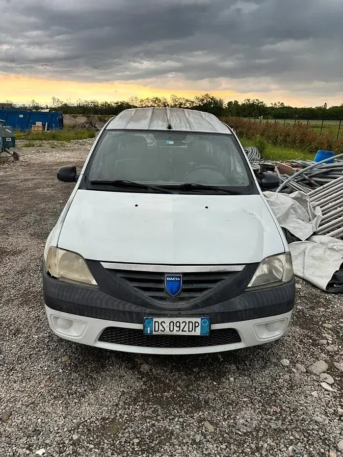 Usata Dacia Logan 68 CV (50 kW) 2008 Berlina