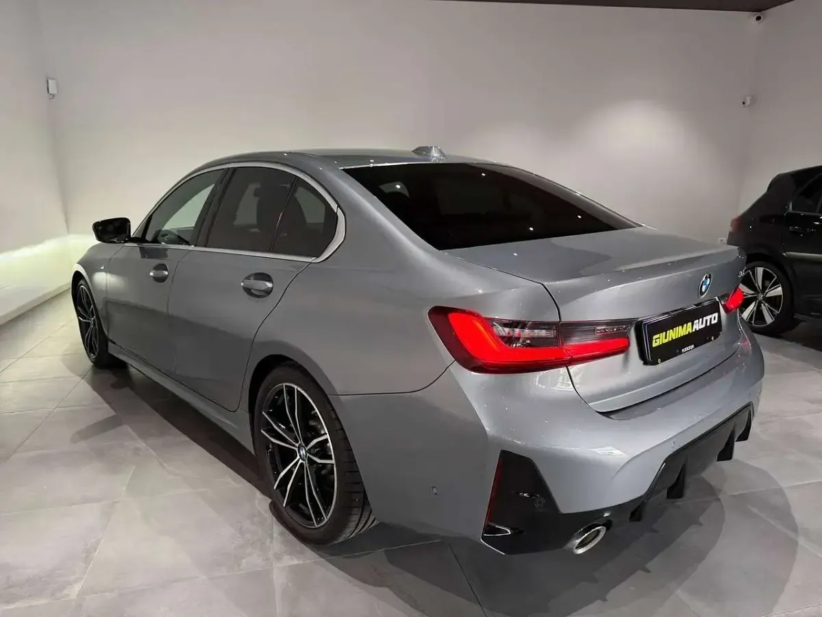 Usata BMW 330 M Sport 245 CV (180 kW) 2024 Argento Berlina