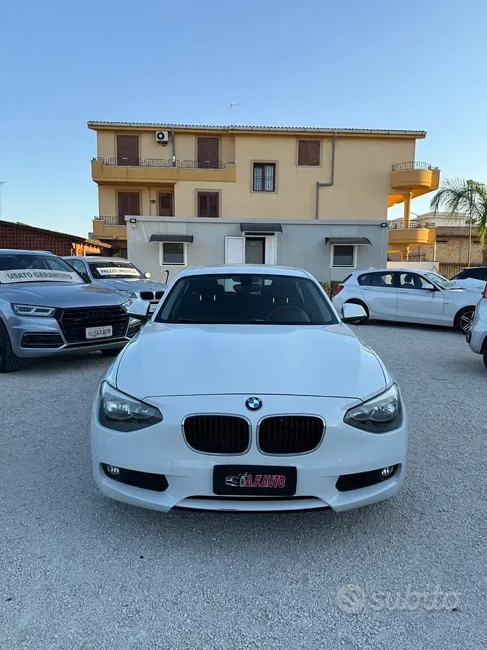 Usata BMW 118 Sport Line 143 CV (105 kW) 2012 Bianco Utilitaria
