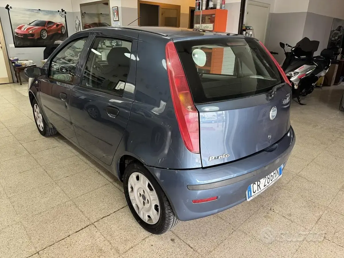 Usata Fiat Punto 60 CV (44 kW) 2005 Grigio Utilitaria