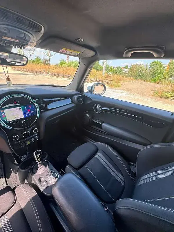 Usata Mini Cooper SE 75 kW (102 CV) 2023 Nero Utilitaria
