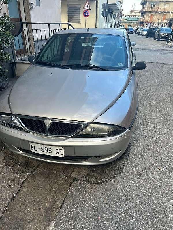 Usata Lancia Ypsilon 60 CV (44 kW) 1996 Utilitaria