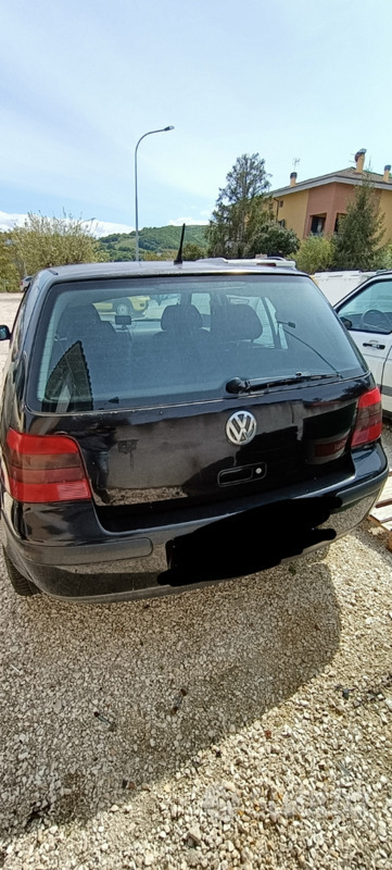 Usato 2002 VW Golf IV 1.6 Benzin 100 CV (1.000 €)