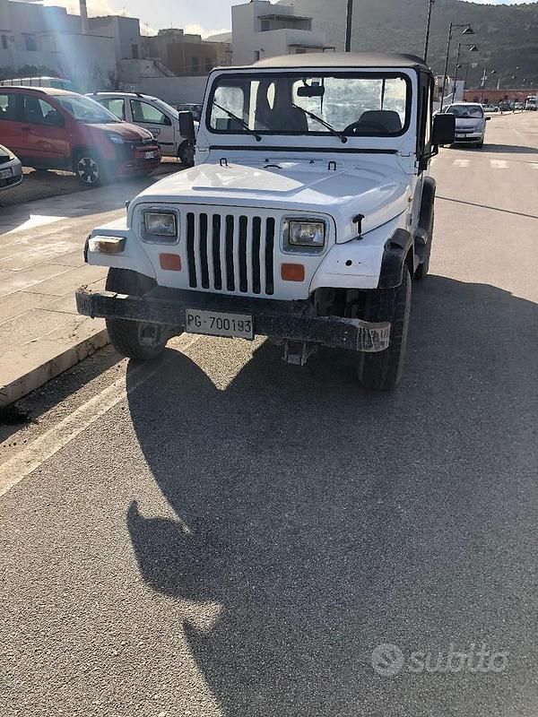 Usata Jeep Wrangler 1991 Bianco SUV