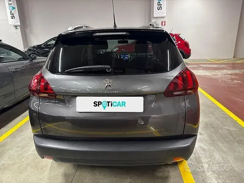 Usata Peugeot 2008 Signature Sky 102 CV (75 kW) 2019 Grigio SUV
