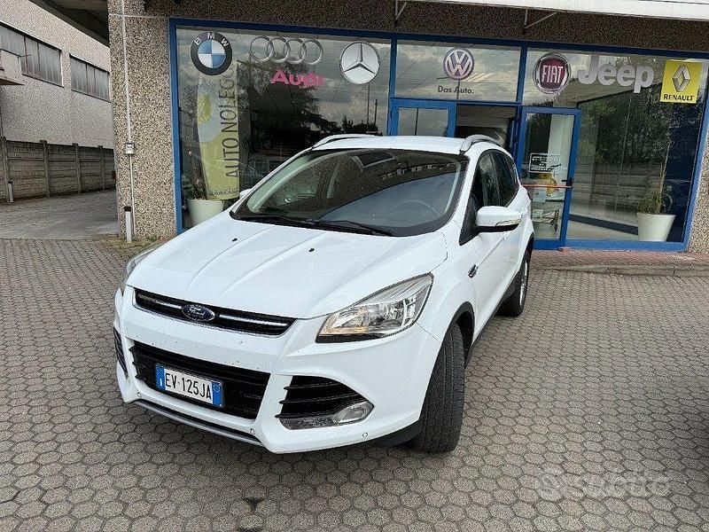Usata Ford Kuga Titanium 140 CV (102 kW) 2014 Bianco pastello SUV