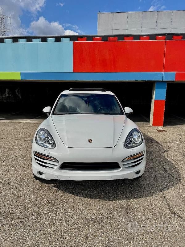 Usata Porsche Cayenne 239 CV (175 kW) 2013 Bianco SUV