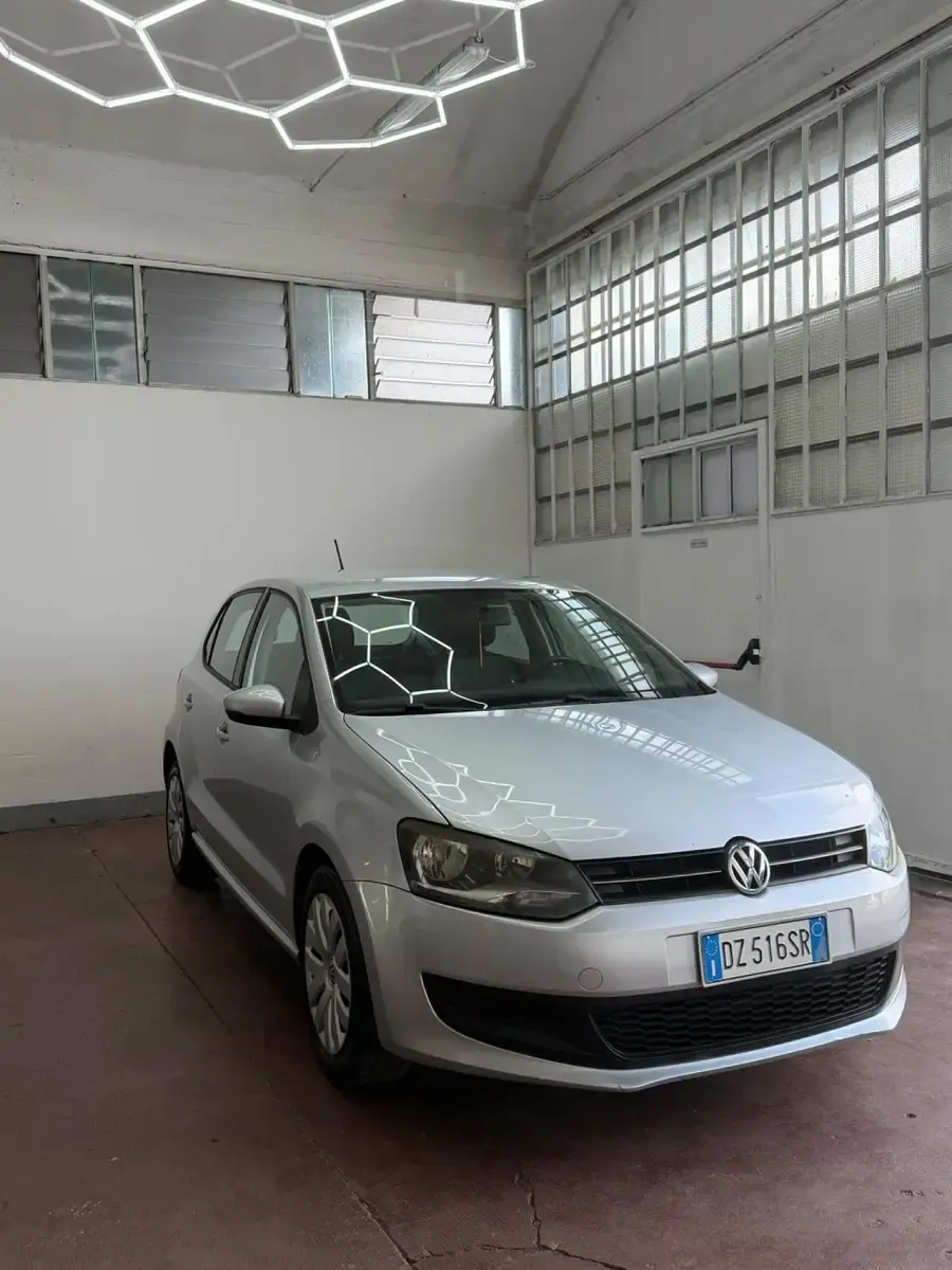 Usata VW Polo Trendline 75 CV (55 kW) 2009 Argento Utilitaria
