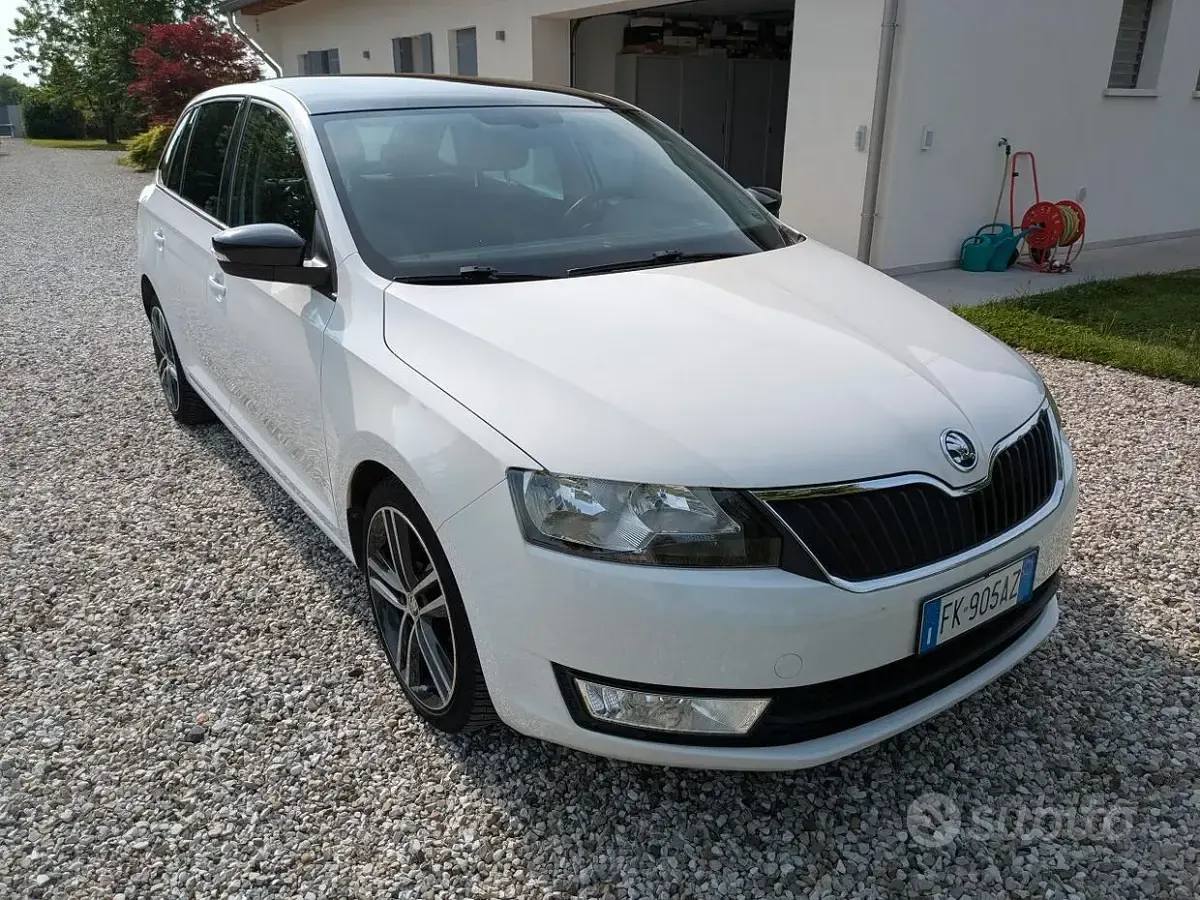 Usata Skoda Rapid 116 CV (85 kW) 2017 Bianco Utilitaria