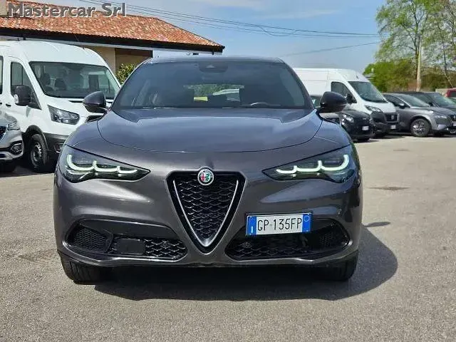 Usata Alfa Romeo Stelvio Super 209 CV (153 kW) 2023 Grigio SUV
