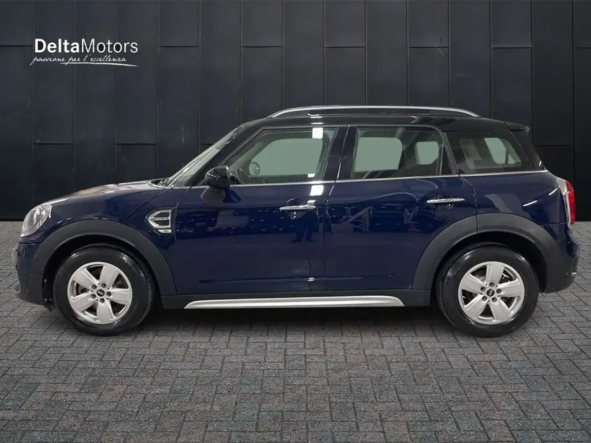 Usata Mini Cooper D 150 CV (110 kW) 2017 Blu scuro metallizzato Utilitaria