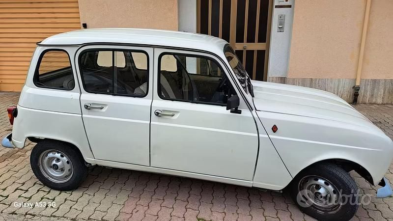 Usata Renault R4 34 CV (25 kW) 1987 Bianco Utilitaria