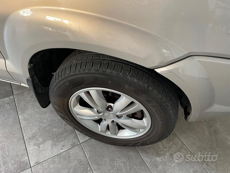 Usata Hyundai Tucson Dynamiq 141 CV (103 kW) 2009 Grigio SUV