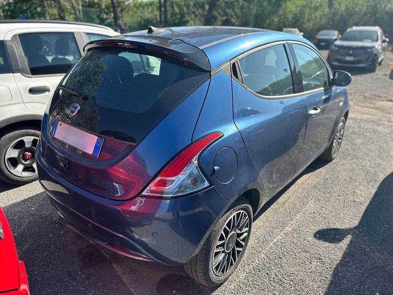 Usata Lancia Ypsilon S 70 CV (51 kW) 2024 Blu Utilitaria