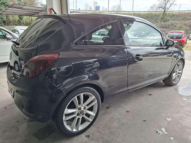 Usata Opel Corsa Sport 90 CV (66 kW) 2009 Nero Utilitaria