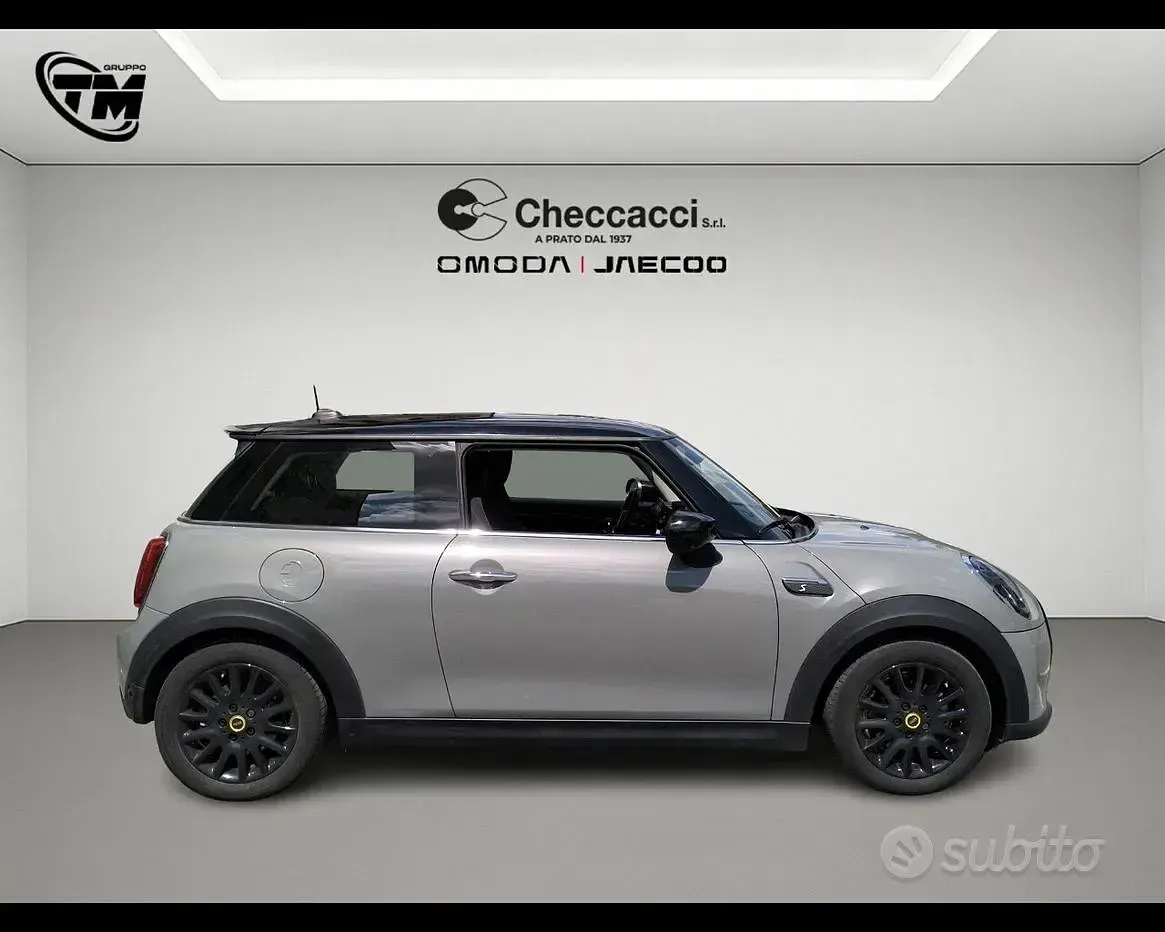 Usata Mini Cooper SE Essential 135 kW (184 CV) 2022 Grigio Utilitaria