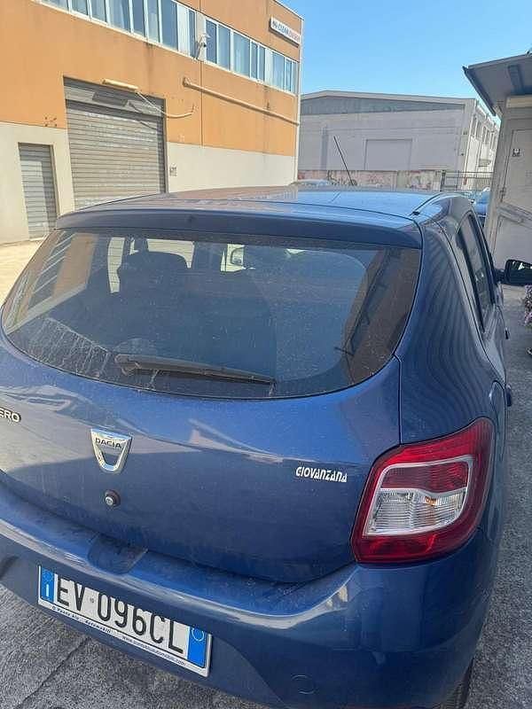 Blu/azzurro Usata 2014 Dacia Sandero Ambiance Due volumi | 4500 € (Buon prezzo) - Immagine 1/3