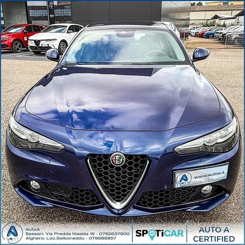 Usata Alfa Romeo Giulia 150 CV (110 kW) 2017 Blu Berlina