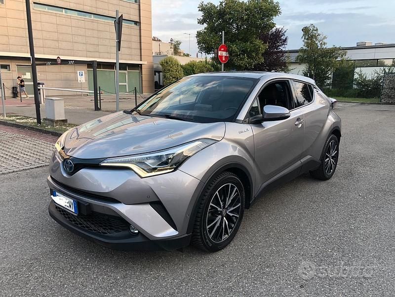Usata Toyota C-HR 98 CV (72 kW) 2019 Grigio SUV