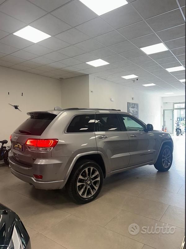 Usata Jeep Grand Cherokee Overland 250 CV (183 kW) 2017 Grigio SUV