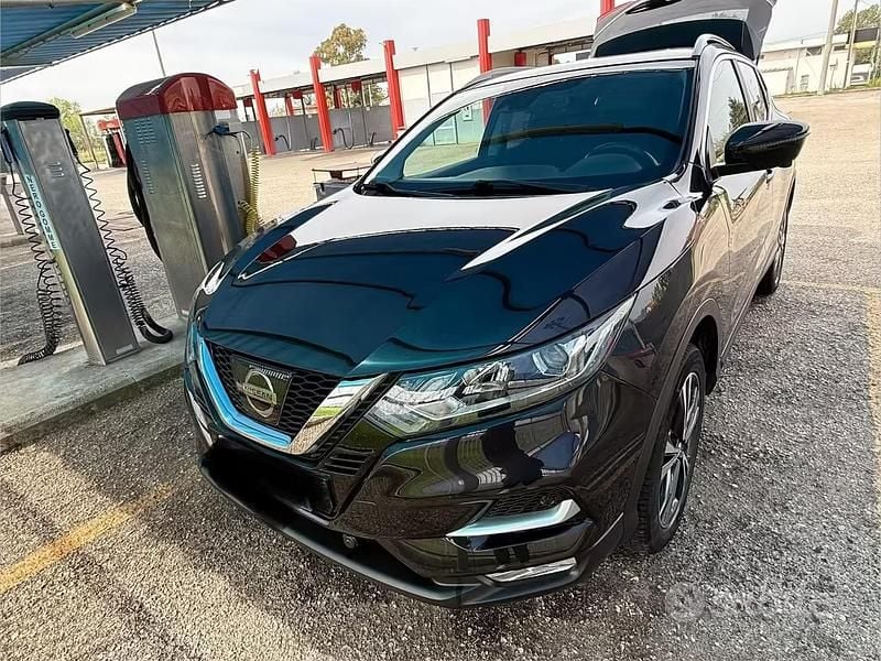 Usata Nissan Qashqai N-Connecta 110 CV (80 kW) 2018 Nero SUV