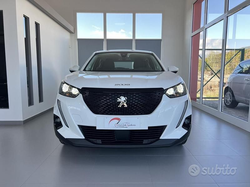 Usado Peugeot 2008 Active 110 HP (80 kW) 2021 Branco SUV