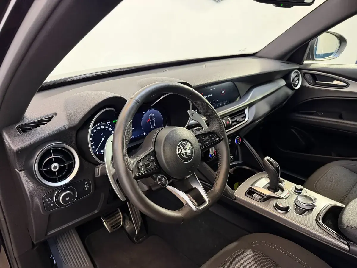 Brugt Alfa Romeo Stelvio Sprint 209 HK (153 kW) 2024 Sort SUV