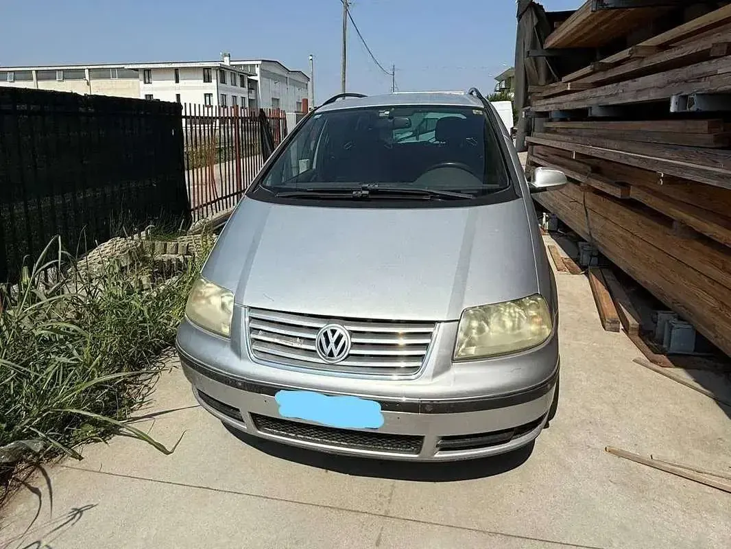 Usata VW Sharan 140 CV (102 kW) 2007 Argento Monovolume