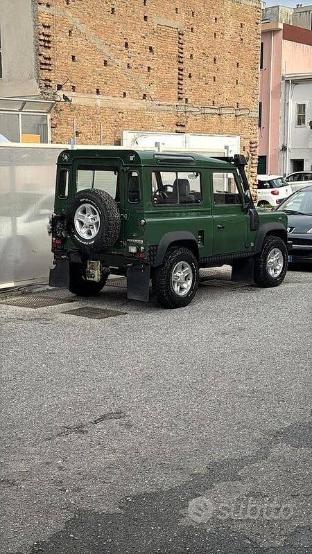 Usata Land Rover Defender 132 CV (97 kW) 1996 Verde SUV