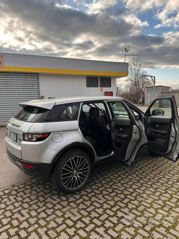 Grigio Usata 2014 Land Rover Range Rover evoque SUV | 15.000 € (Buon prezzo) - Immagine 1/4