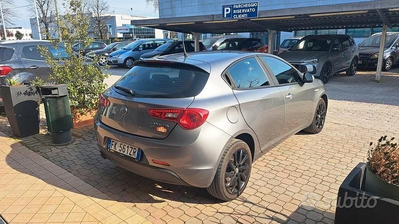 Usata Alfa Romeo Giulietta Super 120 CV (88 kW) 2017 Grigio Utilitaria
