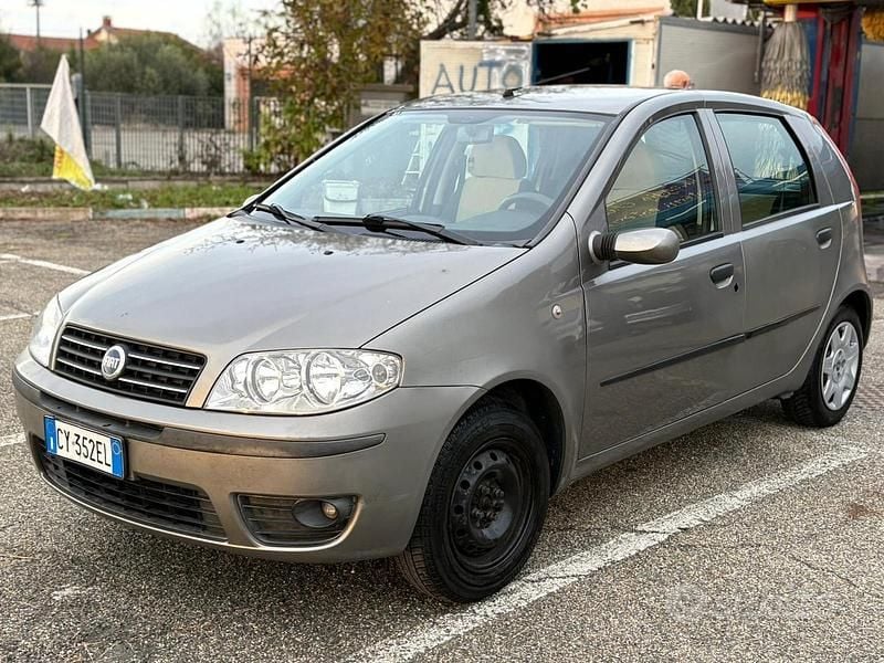 Marrone Usata 2005 Fiat Punto Tre volumi | 1300 € (Ottimo prezzo) - Immagine 1/4