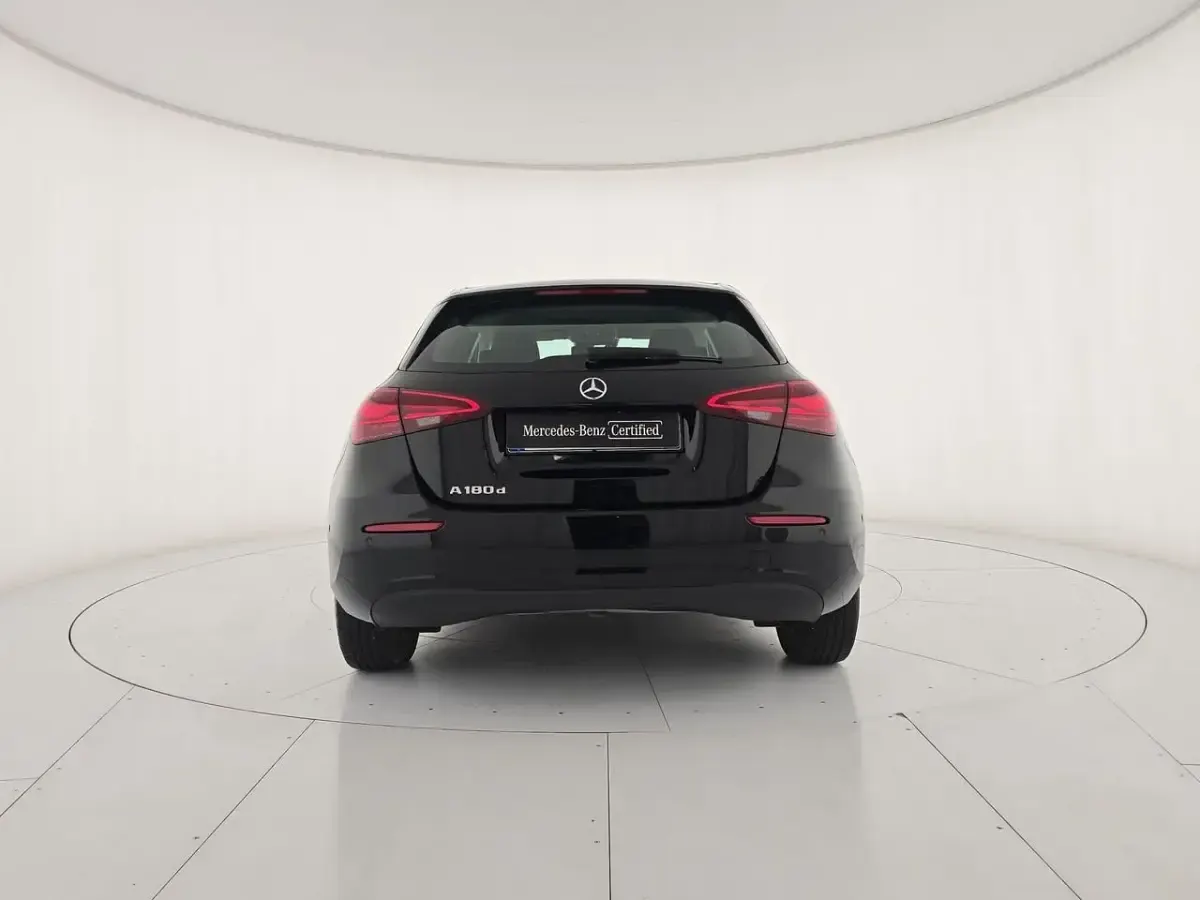 Usata Mercedes A180 Advanced 116 CV (85 kW) 2025 Nero notte Berlina