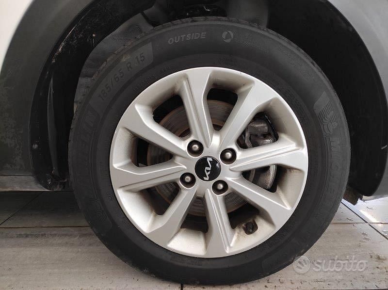 Usata Kia Stonic Urban 83 CV (61 kW) 2022 Bianco SUV