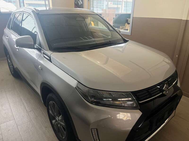 Usata Suzuki Vitara Cool 129 CV (94 kW) 2024 Argento SUV