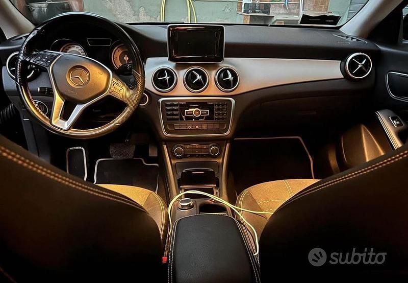 Usata Mercedes CLA200 136 CV (100 kW) 2015 Nero Berlina