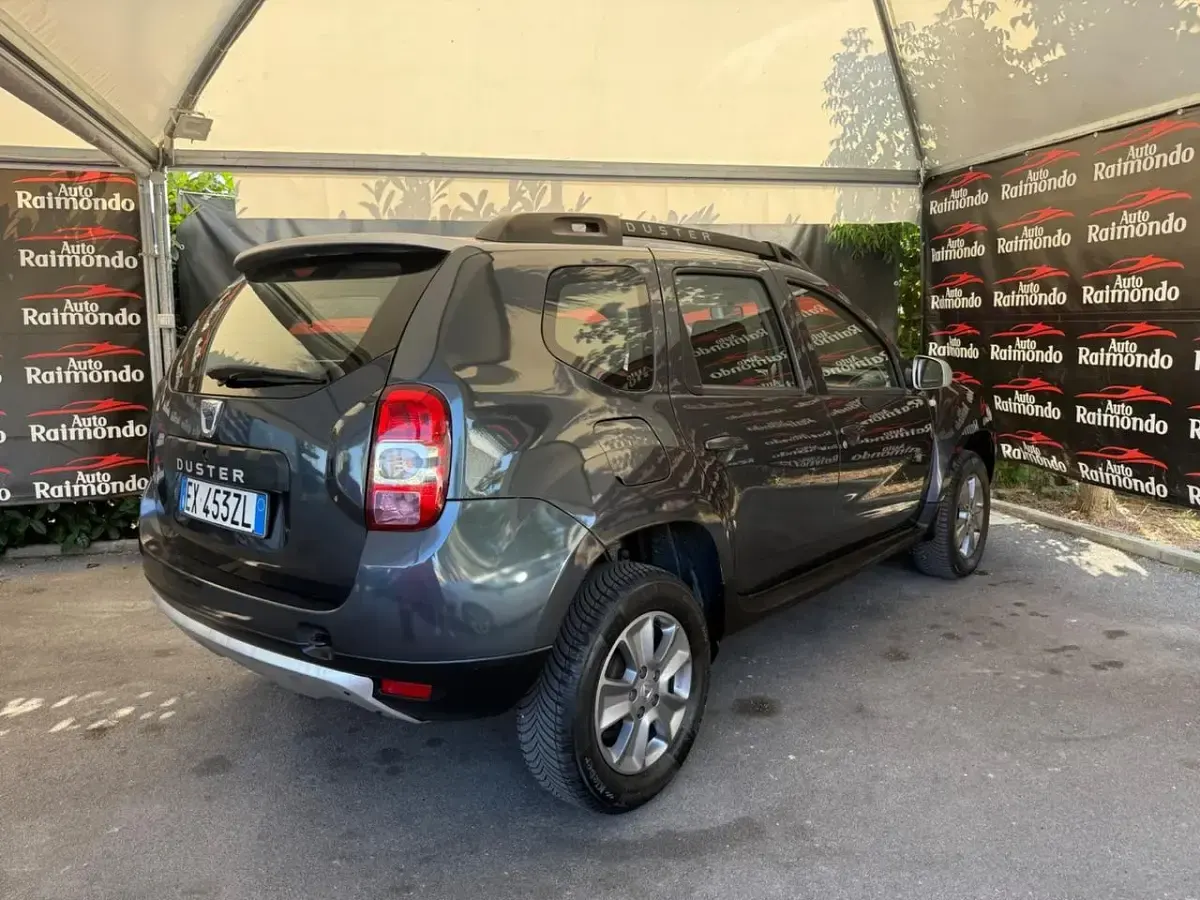 Usata Dacia Duster Lauréate 108 CV (79 kW) 2014 Grigio SUV