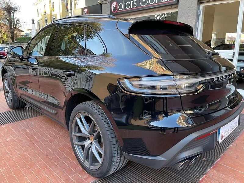 Nero jet Usata 2023 Porsche Macan SUV | 71.800 € (Buon prezzo) - Immagine 1/4