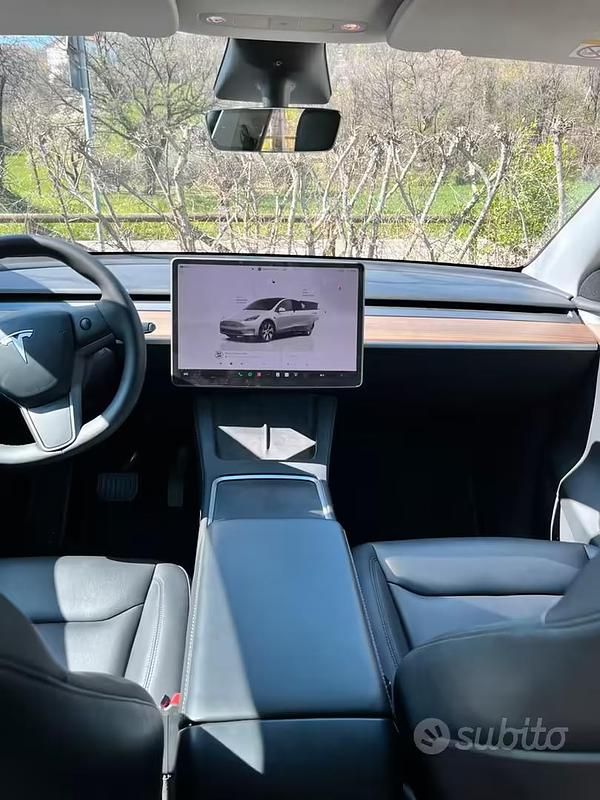 Usata Tesla Model Y 378 kW (514 CV) 2023 Bianco SUV