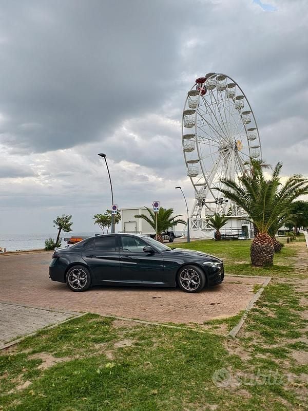 Usata Alfa Romeo Giulia Super 180 CV (132 kW) 2016 Nero Berlina