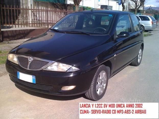 Lancia ypsilon 2002