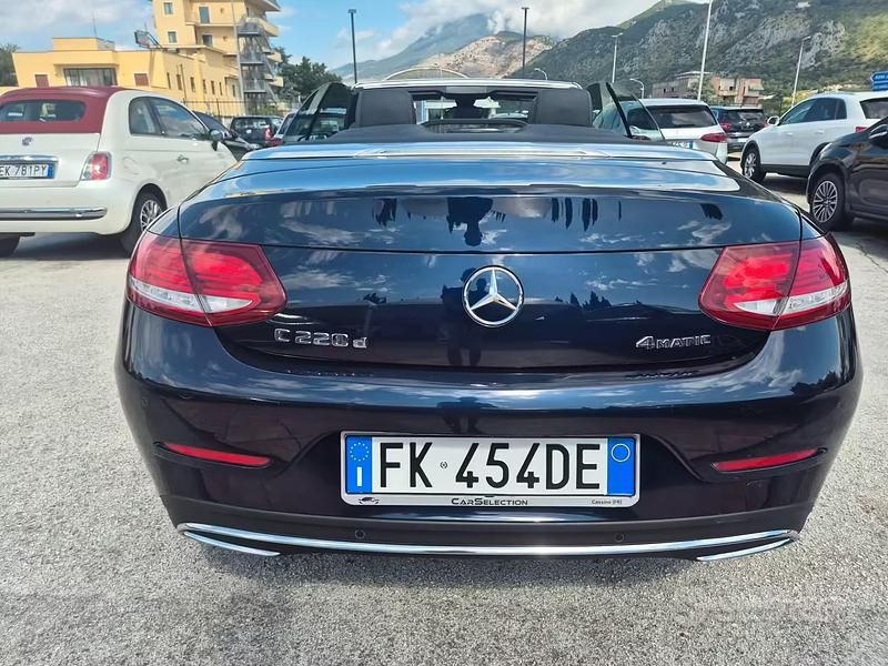 Usata Mercedes C220 169 CV (124 kW) 2017 Blu Cabrio