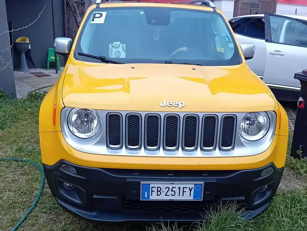 Usata Jeep Renegade Limited 140 CV (102 kW) 2015 Giallo SUV