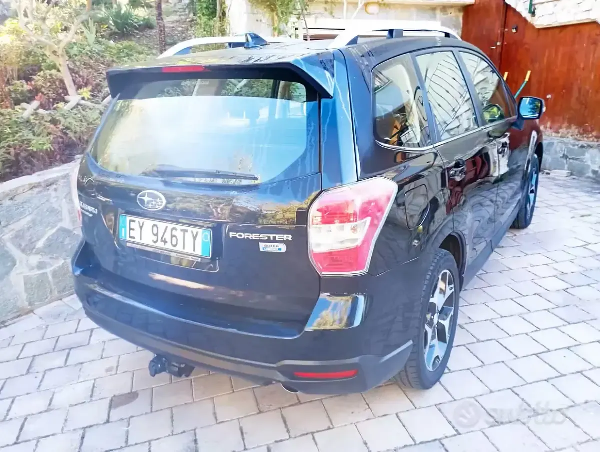 Usata Subaru Forester 147 CV (108 kW) 2015 Nero SUV