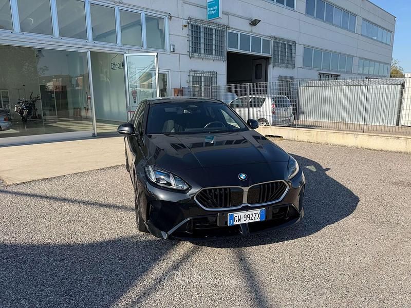 Usata BMW 120 M Sport 163 CV (119 kW) 2024 Black sapphire Utilitaria