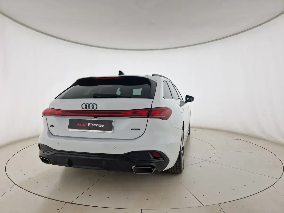 Nuova Audi A5 S-Line 299 CV (219 kW) 2025 Bianco ghiacciaio metallizzato Station wagon