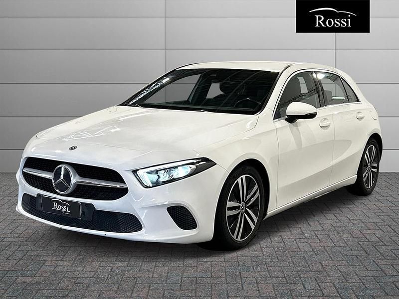 Grigio Usata 2018 Mercedes A180 Sport Berlina | 19.000 € (Ottimo prezzo) - Immagine 1/4