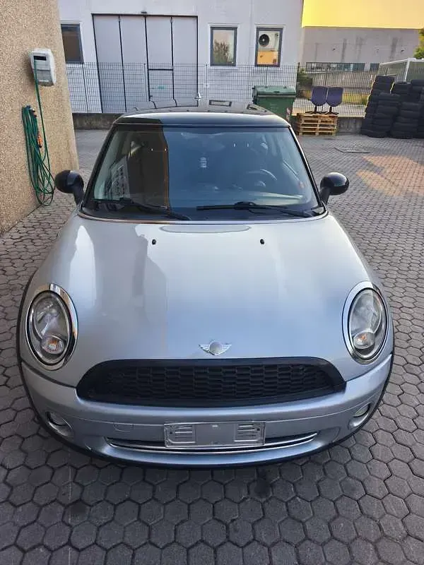 Usata Mini Cooper D 109 CV (80 kW) 2007 Utilitaria